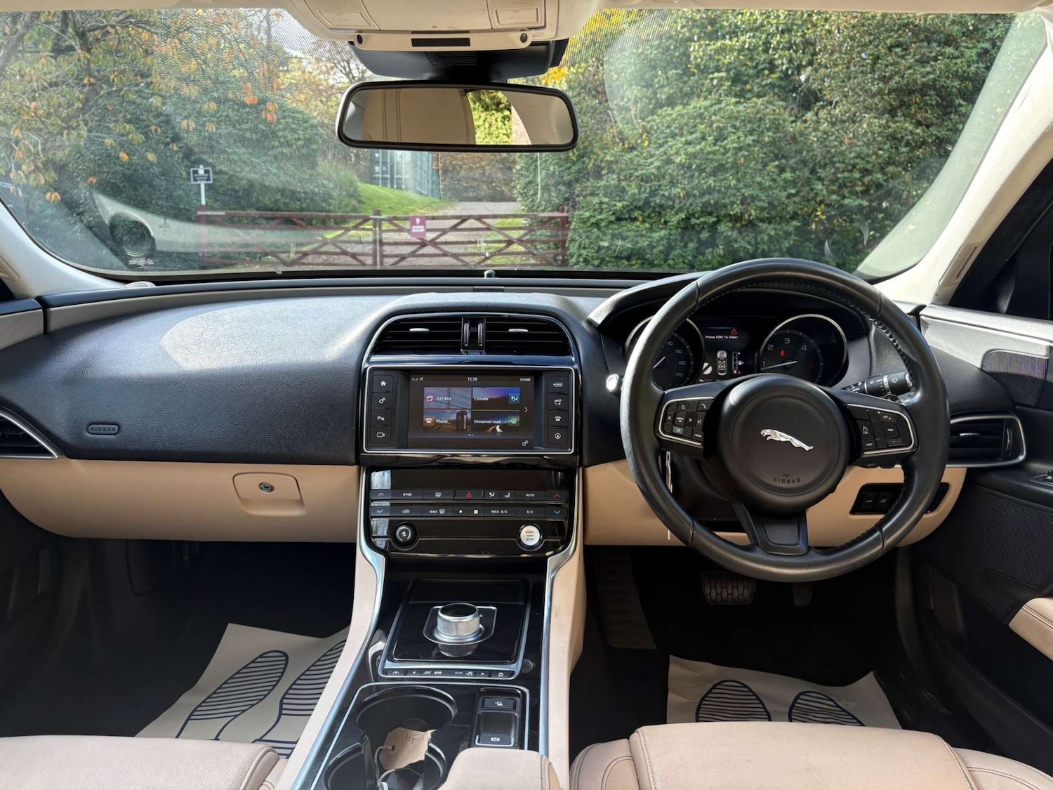 Used Jaguar XE 2015 for sale - 75862376: Photo 17