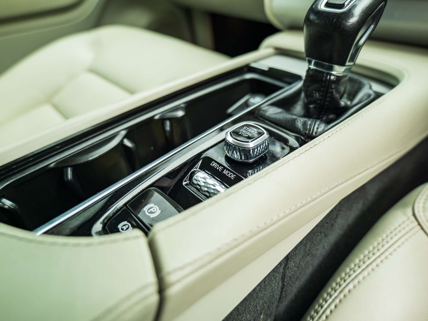 Used Volvo XC90 2017 for sale - 76277393: Photo 31