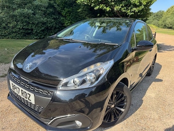 Used Peugeot 208 2017 for sale - 79018210: Photo
