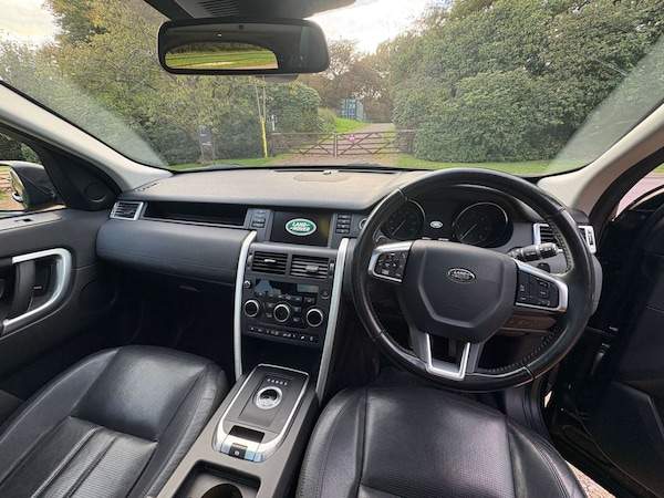 Used Land Rover Discovery Sport 2017 for sale - 75736308: Photo 17