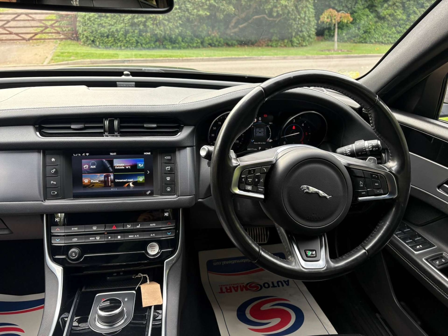 Used Jaguar XF 2018 for sale - 76046393: Photo 10