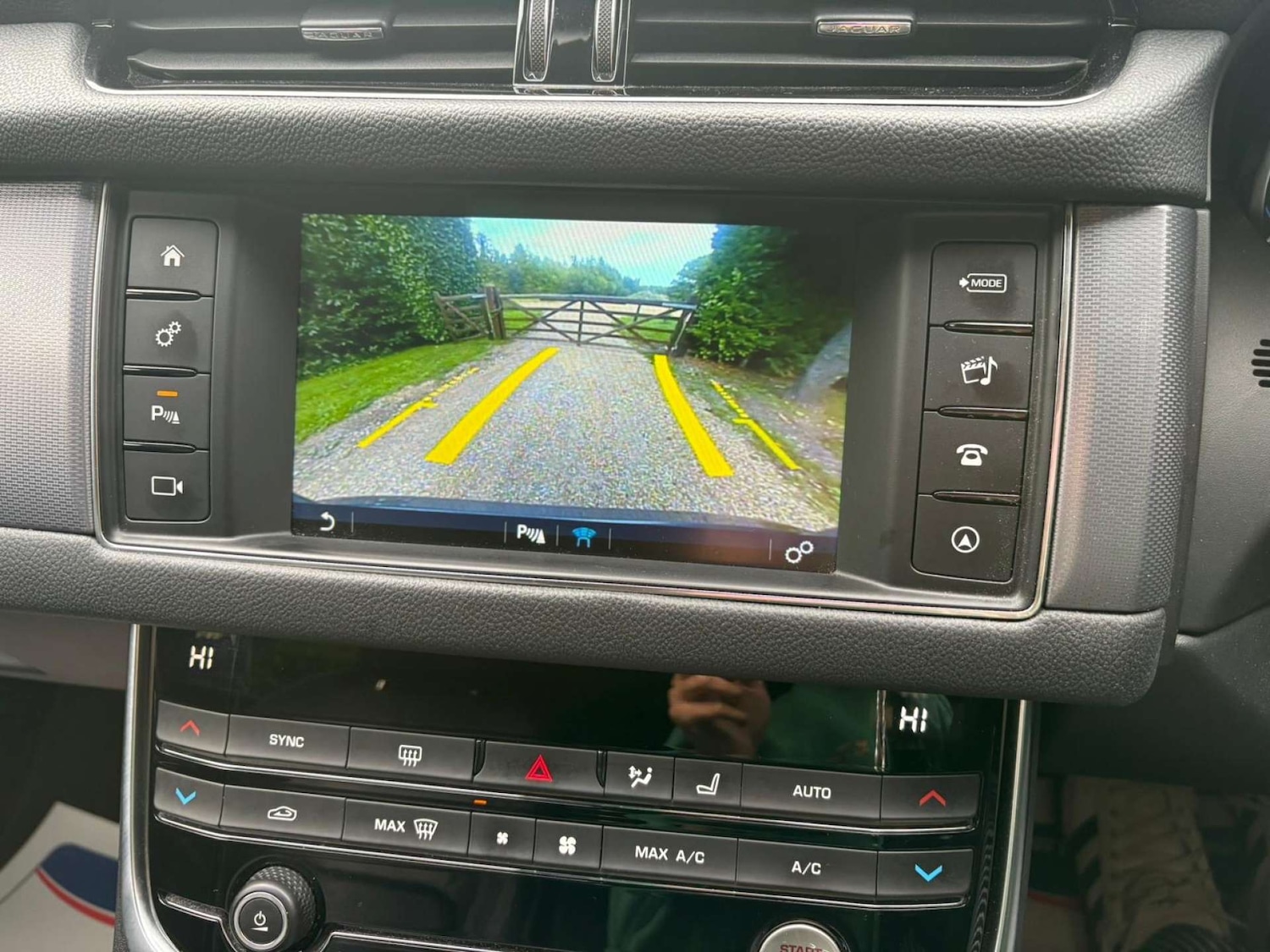 Used Jaguar XF 2018 for sale - 76046393: Photo 20