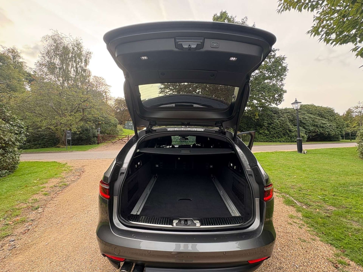 Used Jaguar XF 2018 for sale - 76046393: Photo 29