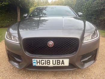 Used Jaguar XF 2018 for sale - 76046393: Photo 2