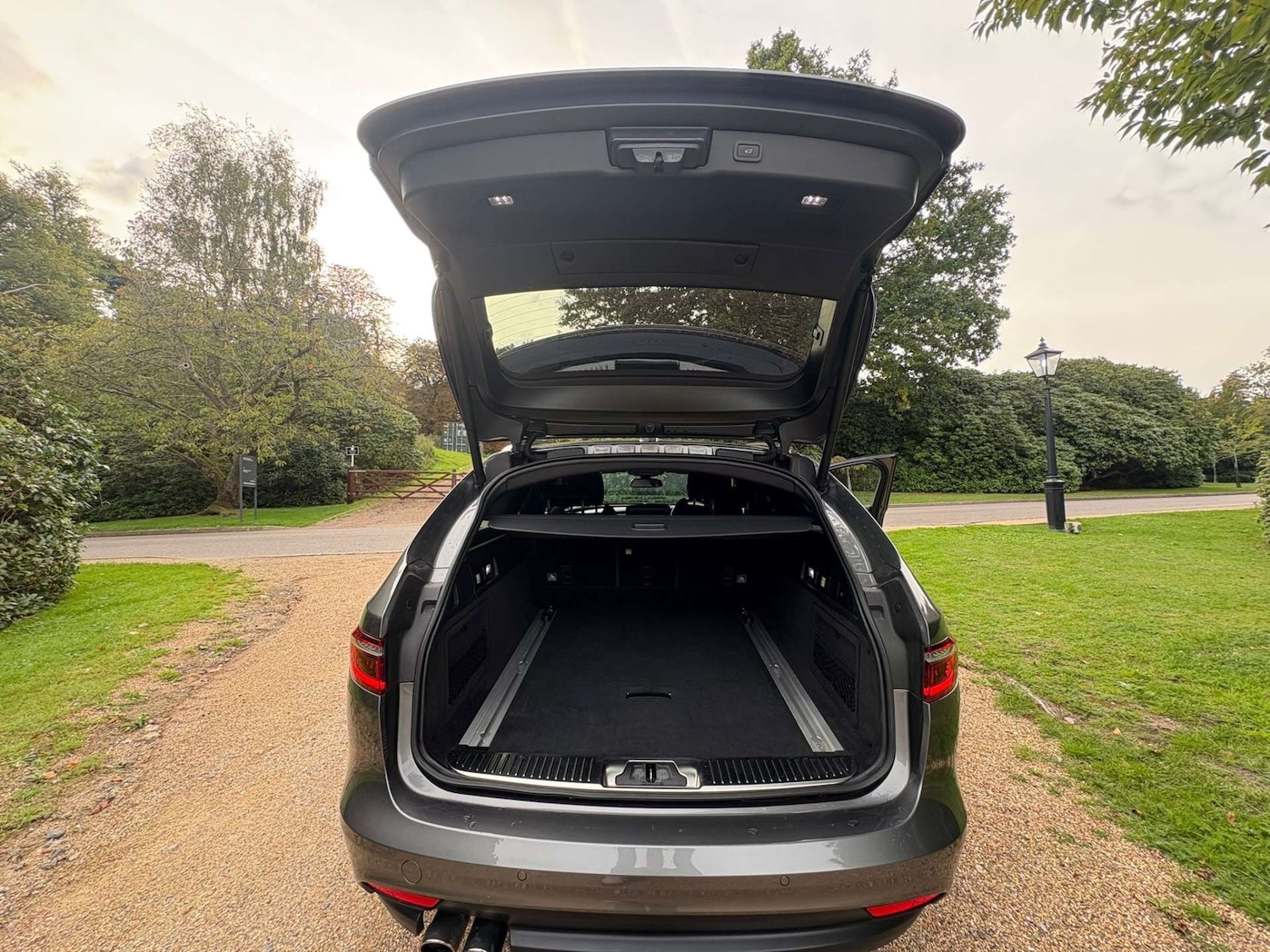 Used Jaguar XF 2018 for sale - 76046393: Photo 37