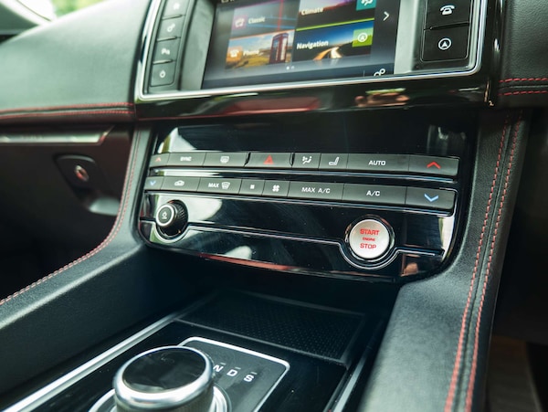 Used Jaguar F-Pace 2016 for sale - 76003691: Photo 31