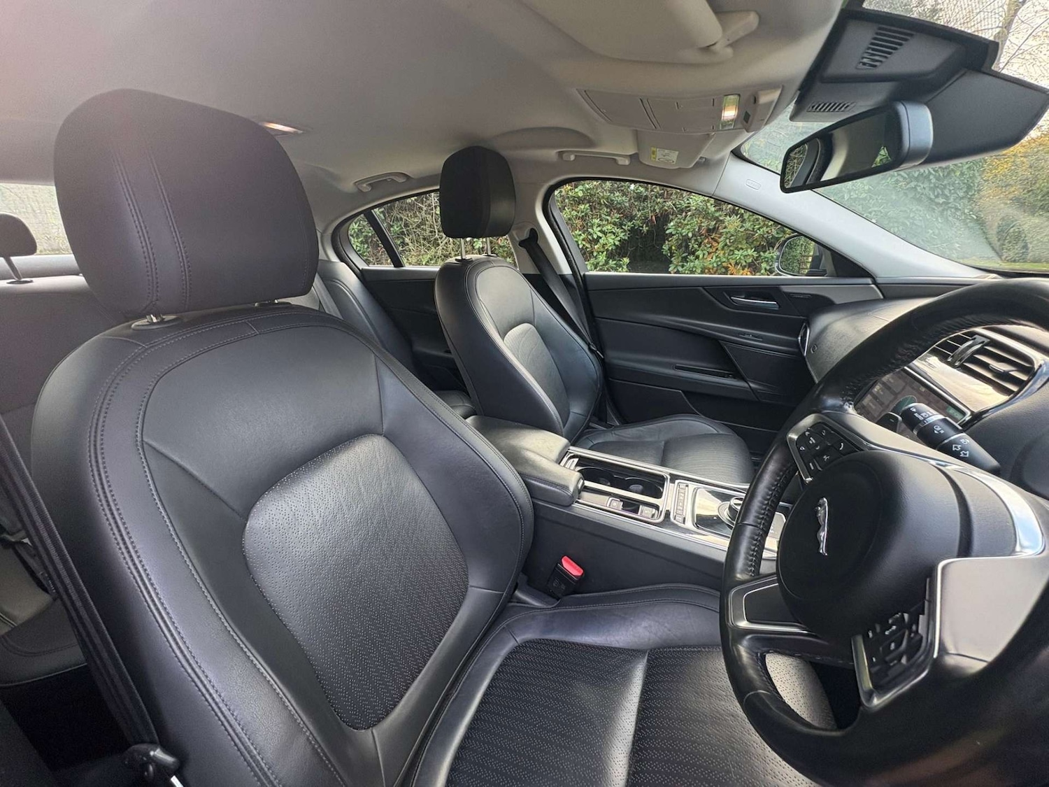 Used Jaguar XE 2017 for sale - 76427356: Photo 10