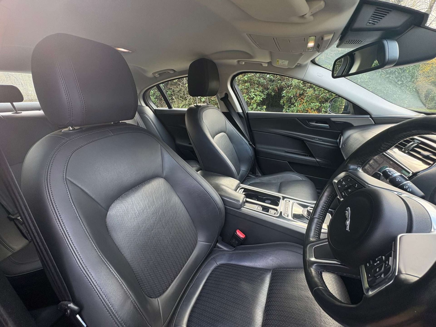 Used Jaguar XE 2017 for sale - 76427356: Photo 14