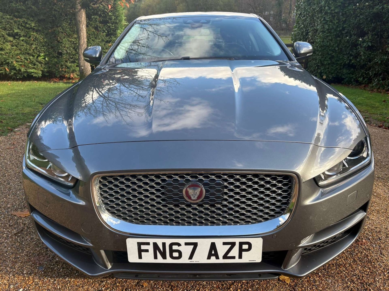 Used Jaguar XE 2017 for sale - 76427356: Photo 2