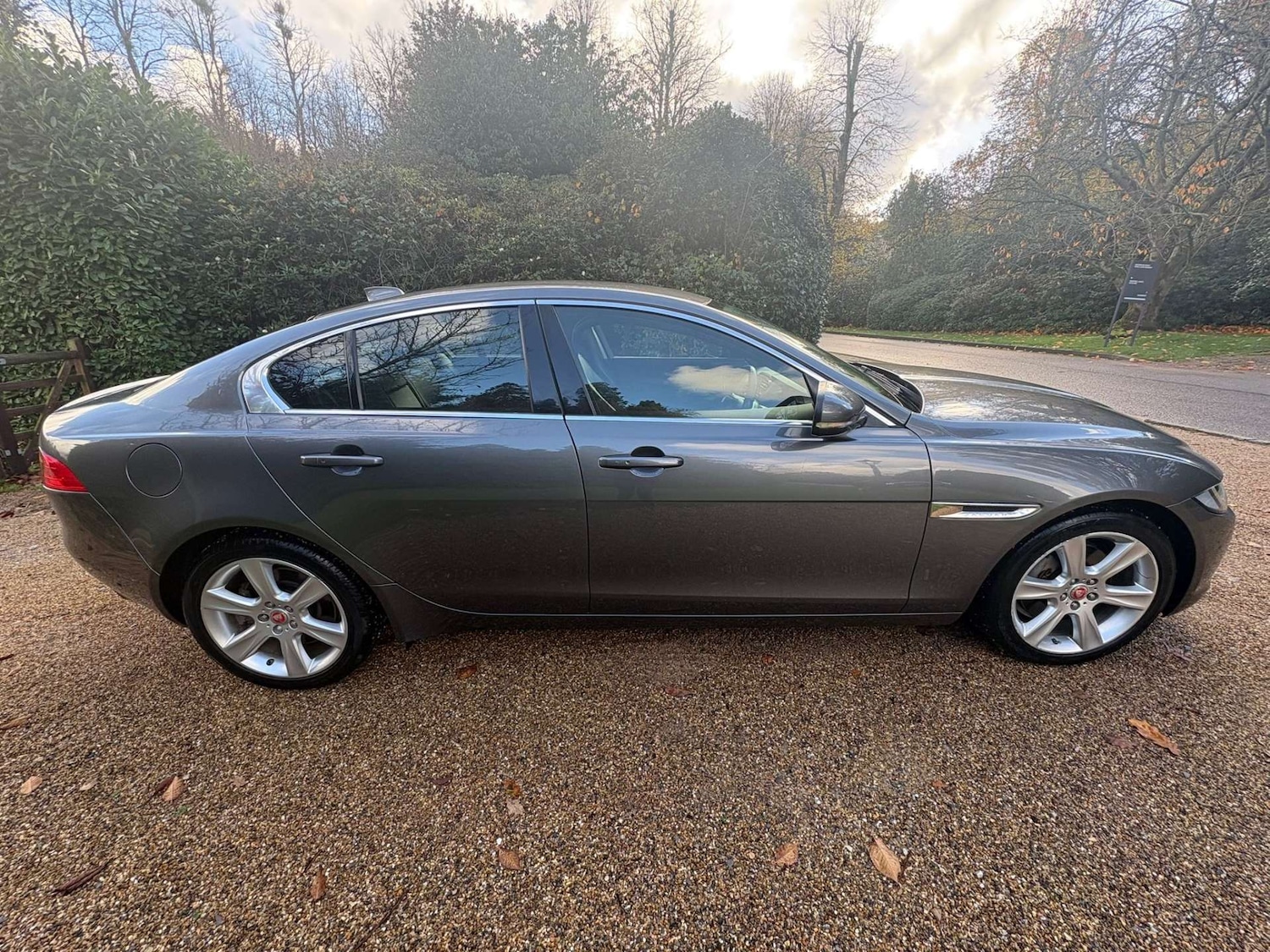 Used Jaguar XE 2017 for sale - 76427356: Photo 8