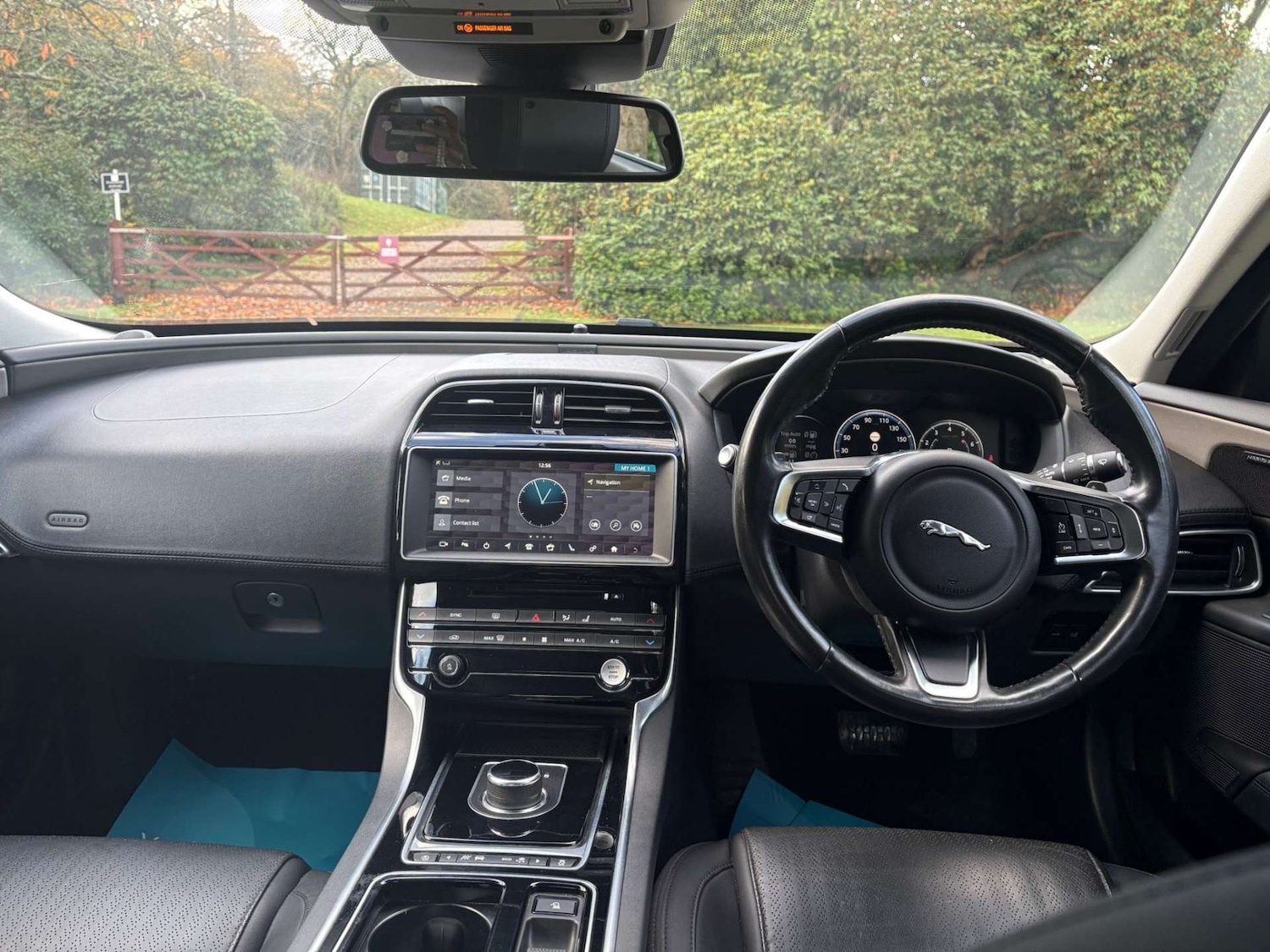 Used Jaguar XE 2017 for sale - 76427356: Photo 9