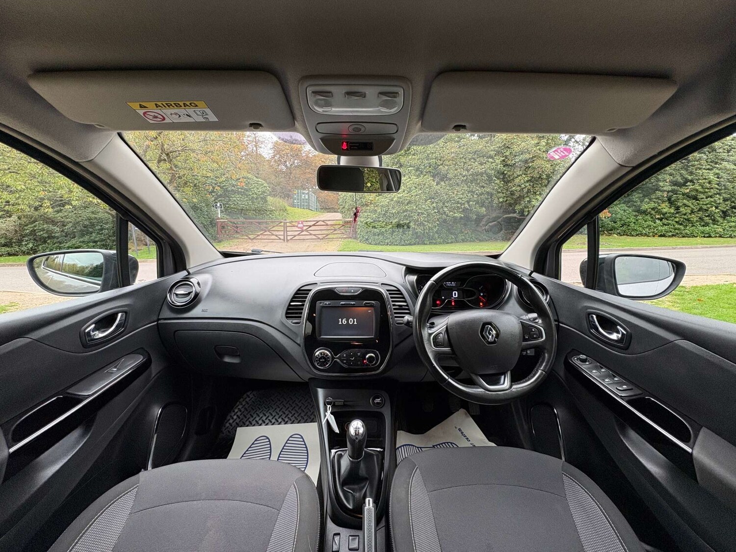 Used Renault Captur 2017 for sale - 76287431: Photo 8