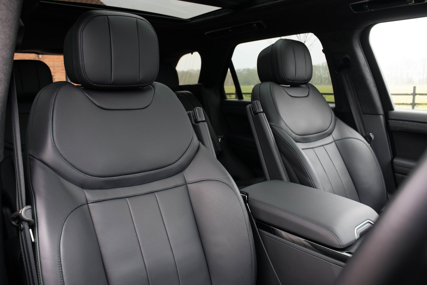 Used Land Rover Range Rover Sport 2024 for sale - 77804302: Photo 11