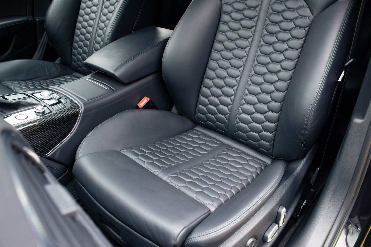 Used Audi RS6 2017 for sale - 77842663: Photo 21