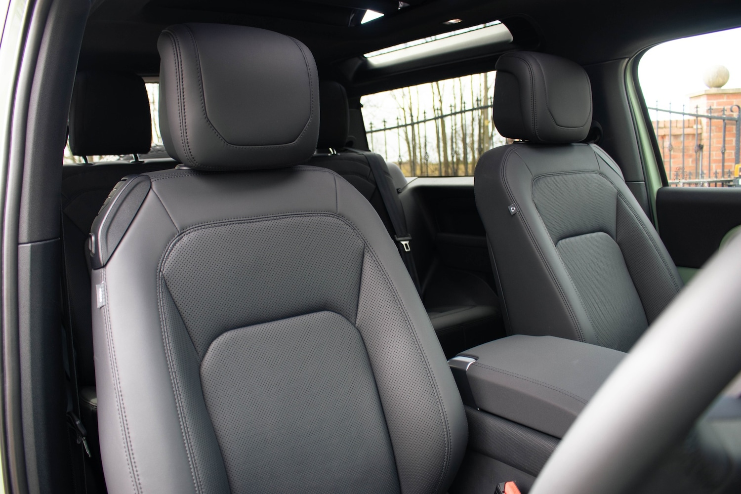 Used Land Rover Defender 2023 for sale - 78055159: Photo 13