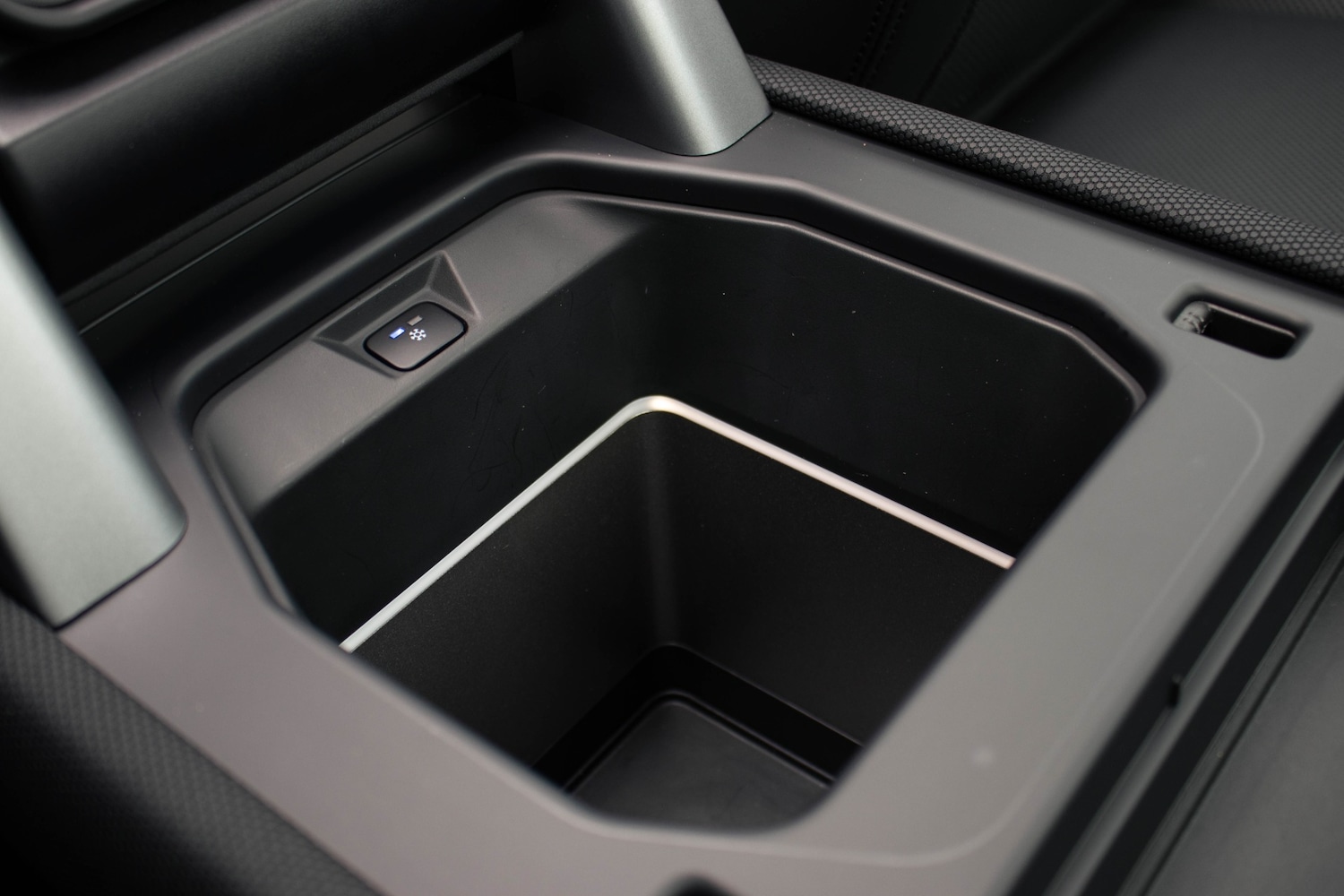 Used Land Rover Defender 2023 for sale - 78055159: Photo 21