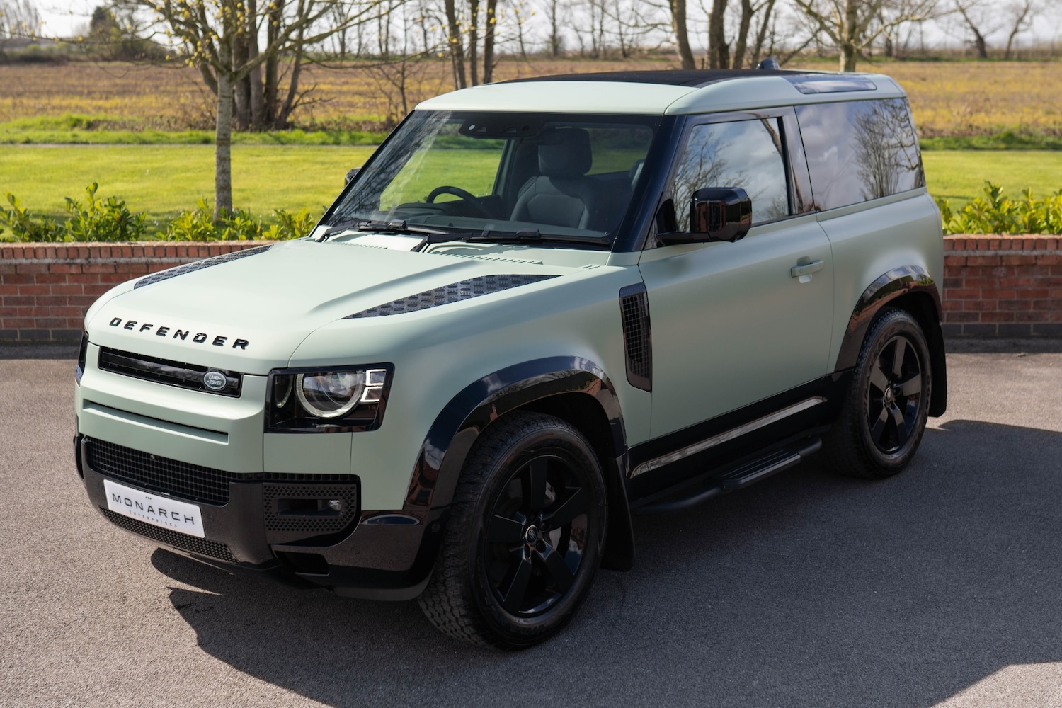 Used Land Rover Defender 2023 for sale - 78055159: Photo 3