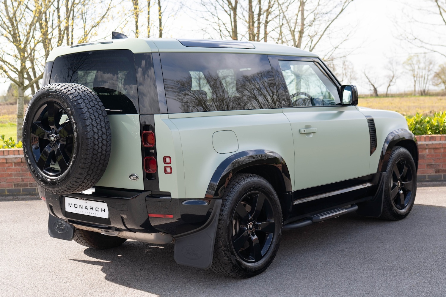 Used Land Rover Defender 2023 for sale - 78055159: Photo 4