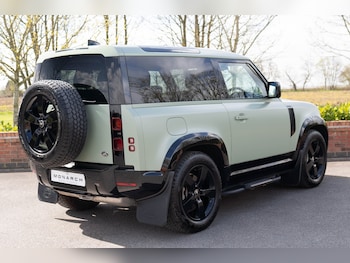 Used Land Rover Defender 2023 for sale - 78055159: Photo