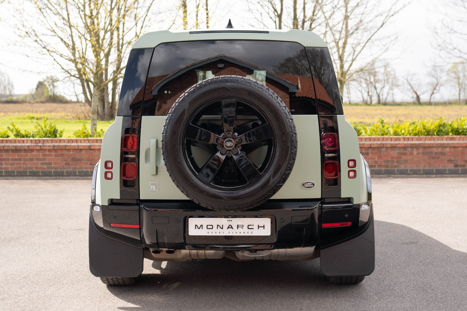Used Land Rover Defender 2023 for sale - 78055159: Photo 9