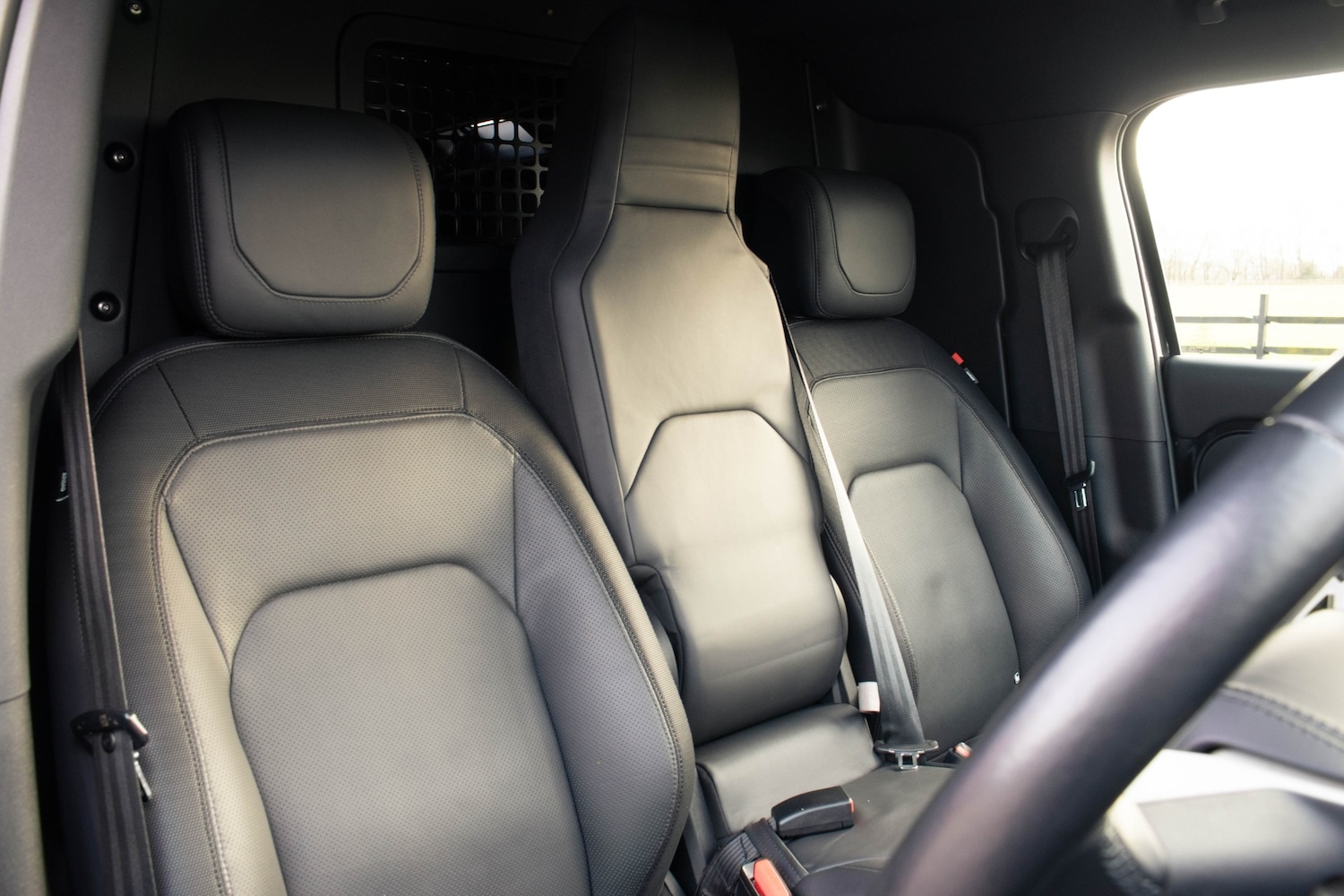 Used Land Rover Defender 2023 for sale - 77045784: Photo 14