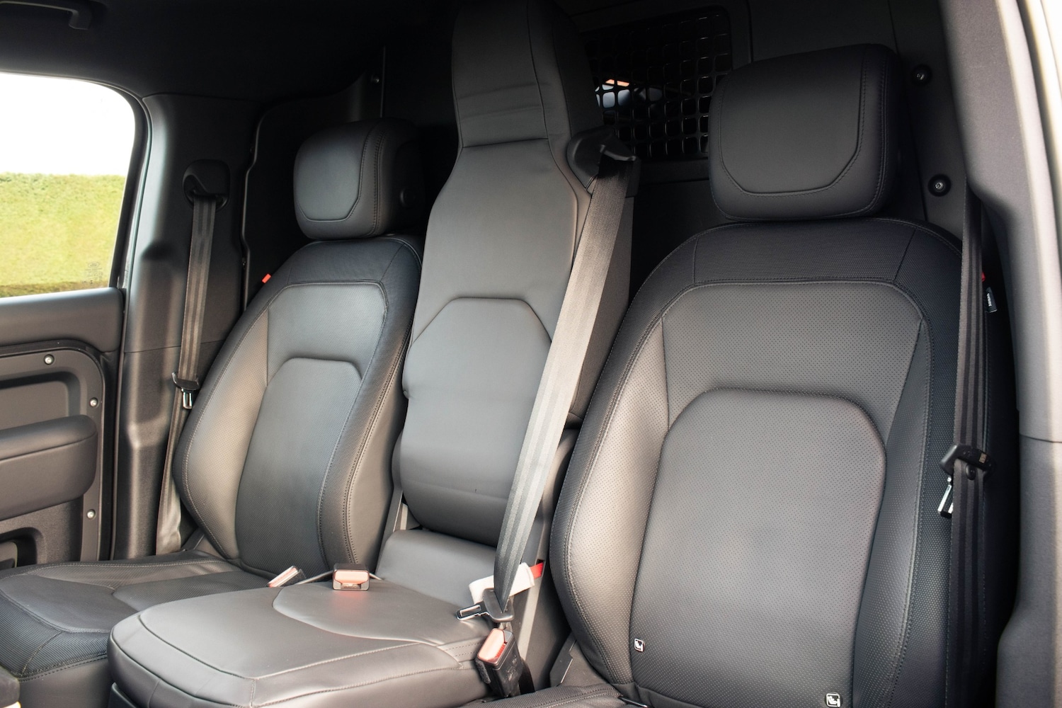 Used Land Rover Defender 2023 for sale - 77045784: Photo 15