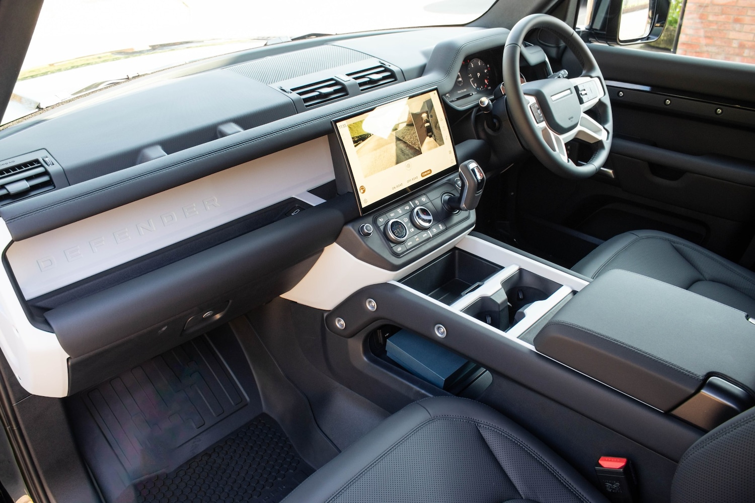 Used Land Rover Defender 90 2026 for sale - 77763152: Photo 17