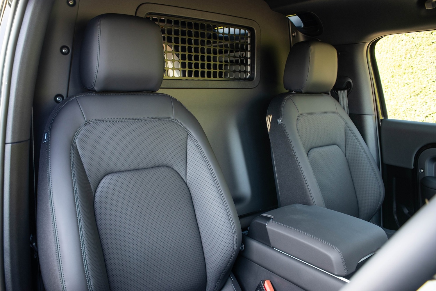 Used Land Rover Defender 90 2026 for sale - 77763152: Photo 18