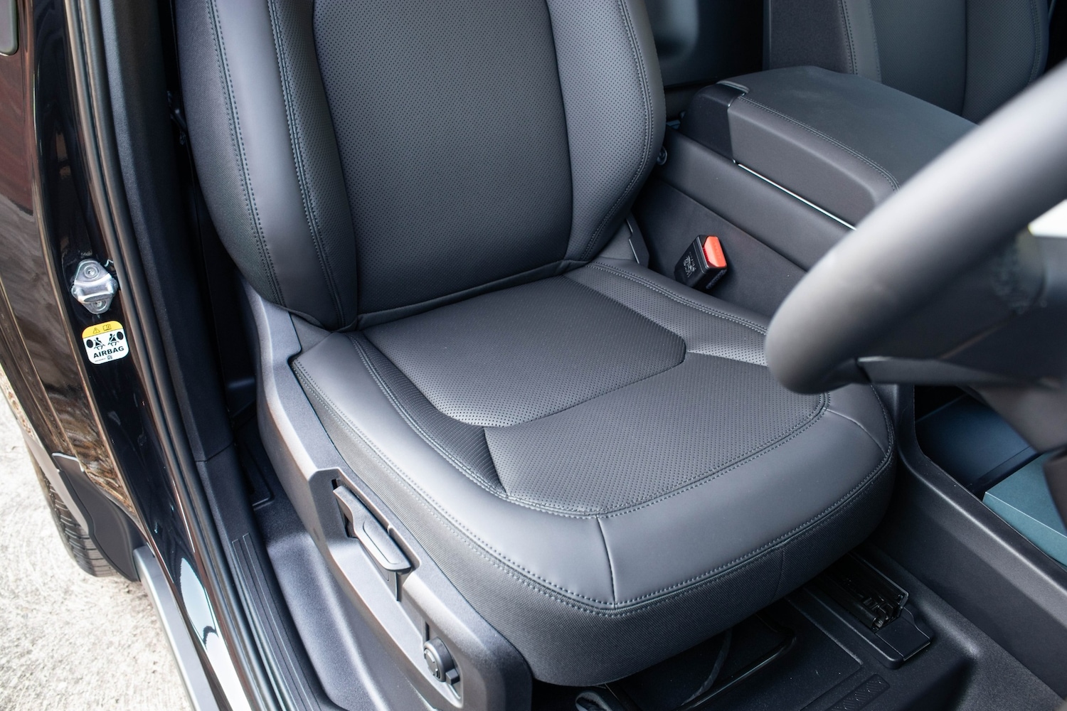 Used Land Rover Defender 90 2026 for sale - 77763152: Photo 19