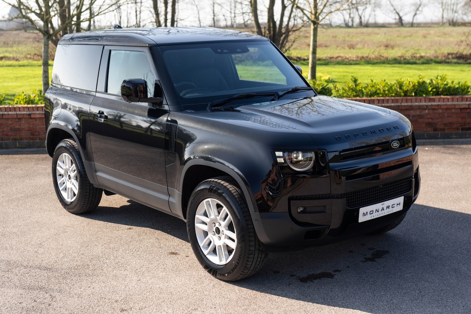 Used Land Rover Defender 90 2026 for sale - 77763152: Photo 2