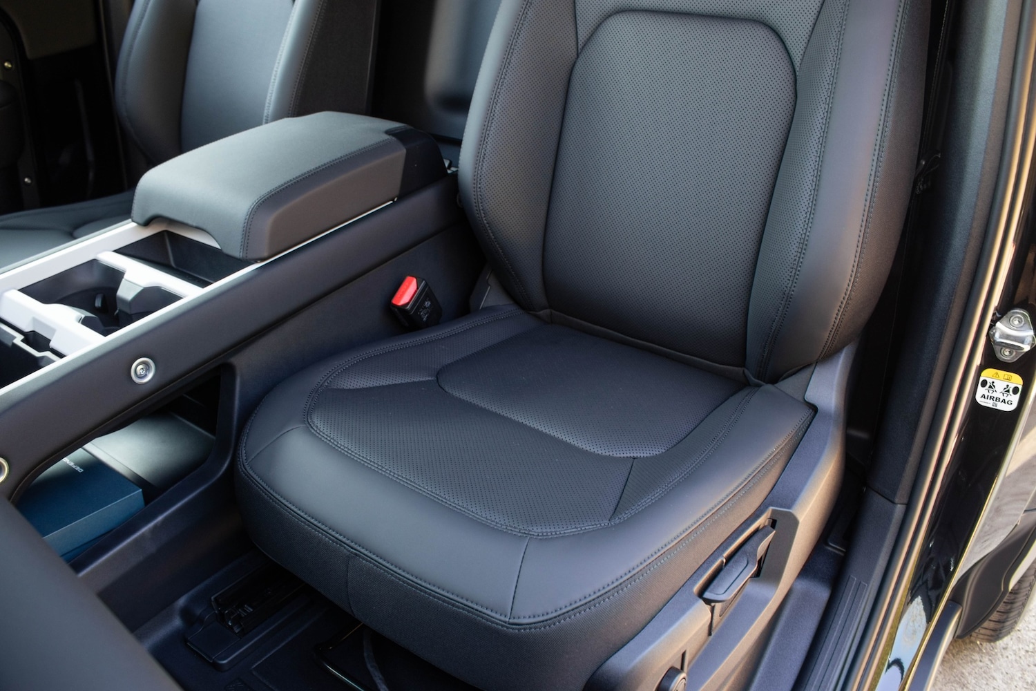 Used Land Rover Defender 90 2026 for sale - 77763152: Photo 21