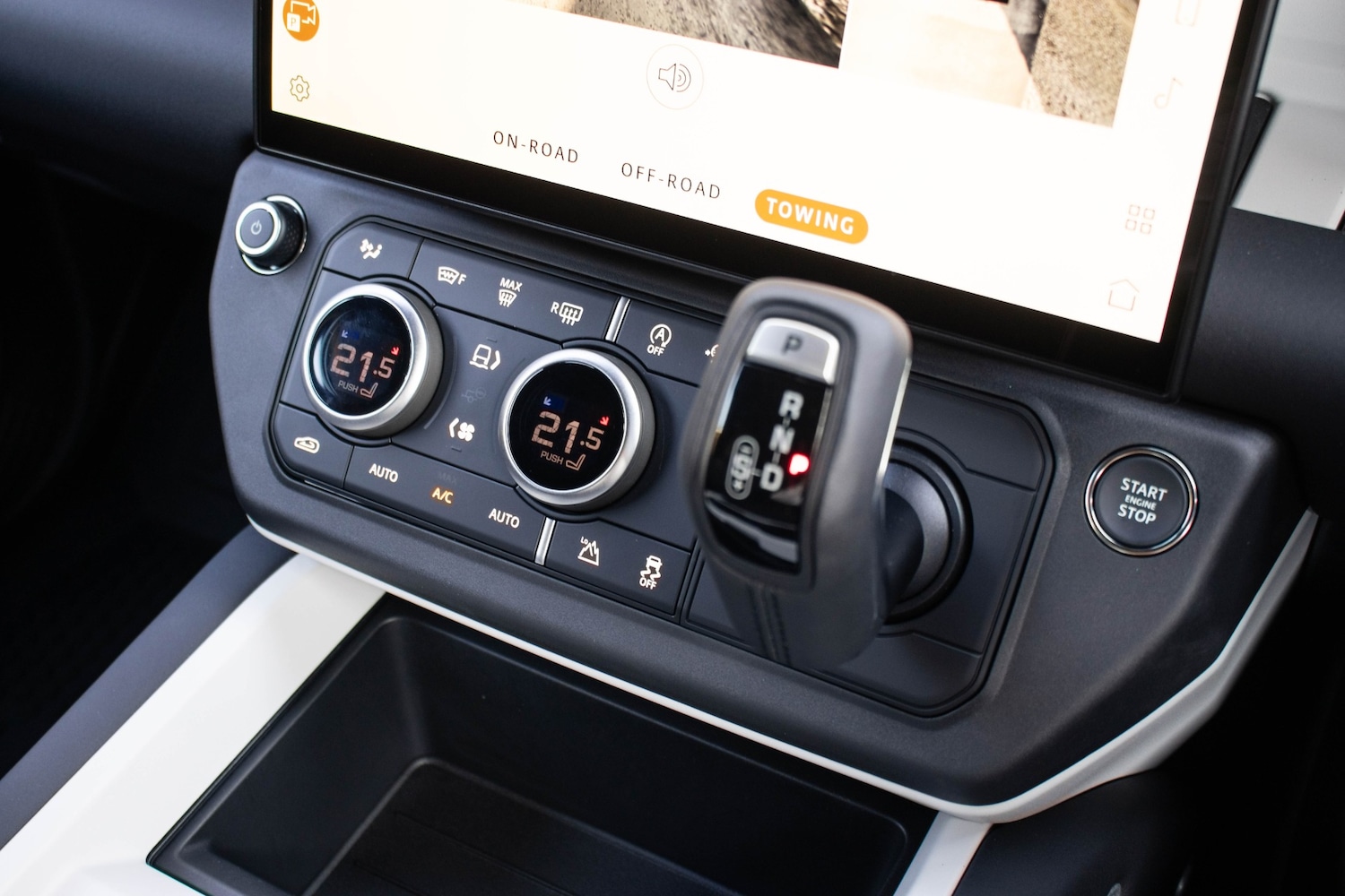 Used Land Rover Defender 90 2026 for sale - 77763152: Photo 24