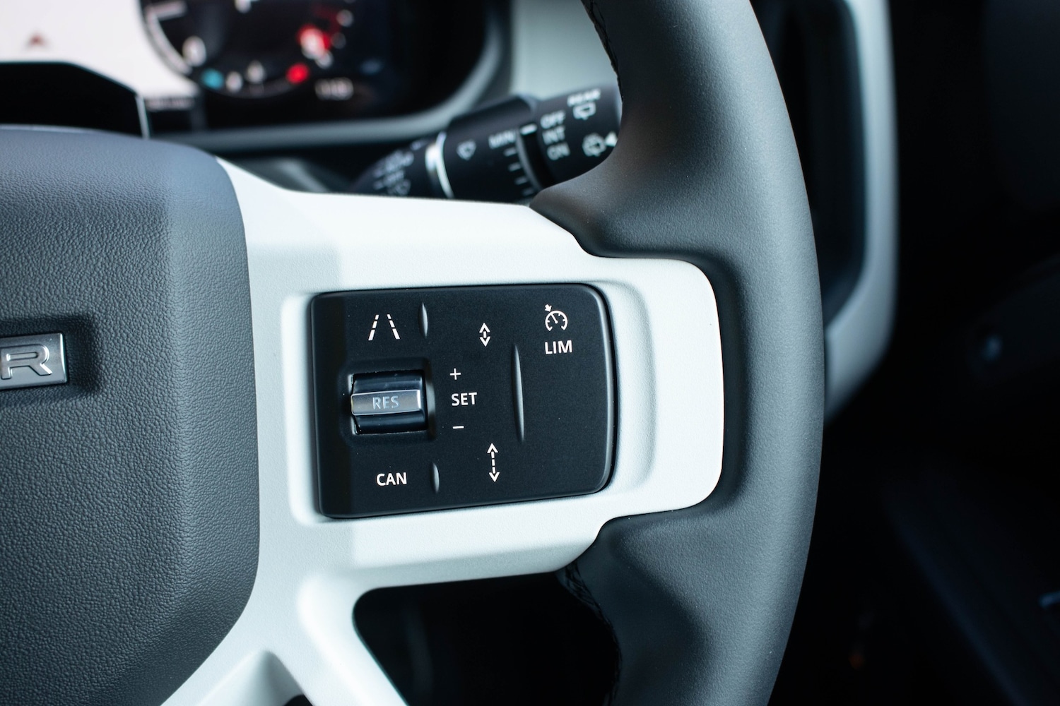 Used Land Rover Defender 90 2026 for sale - 77763152: Photo 26