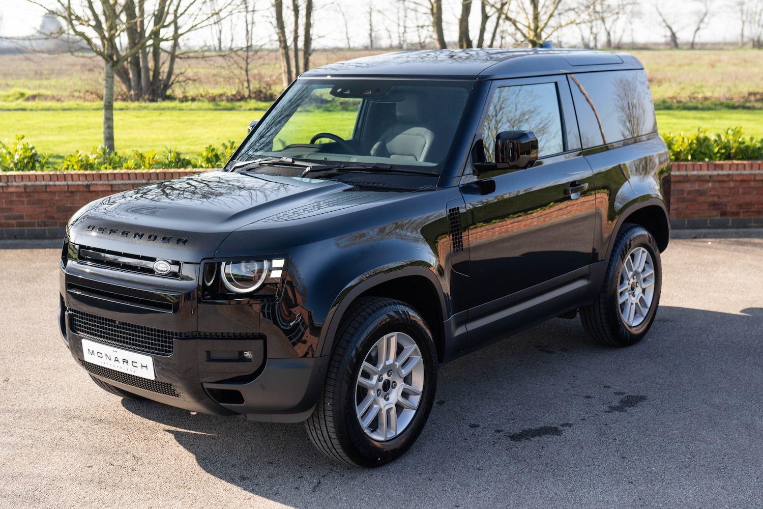 Used Land Rover Defender 90 2026 for sale - 77763152: Photo 3