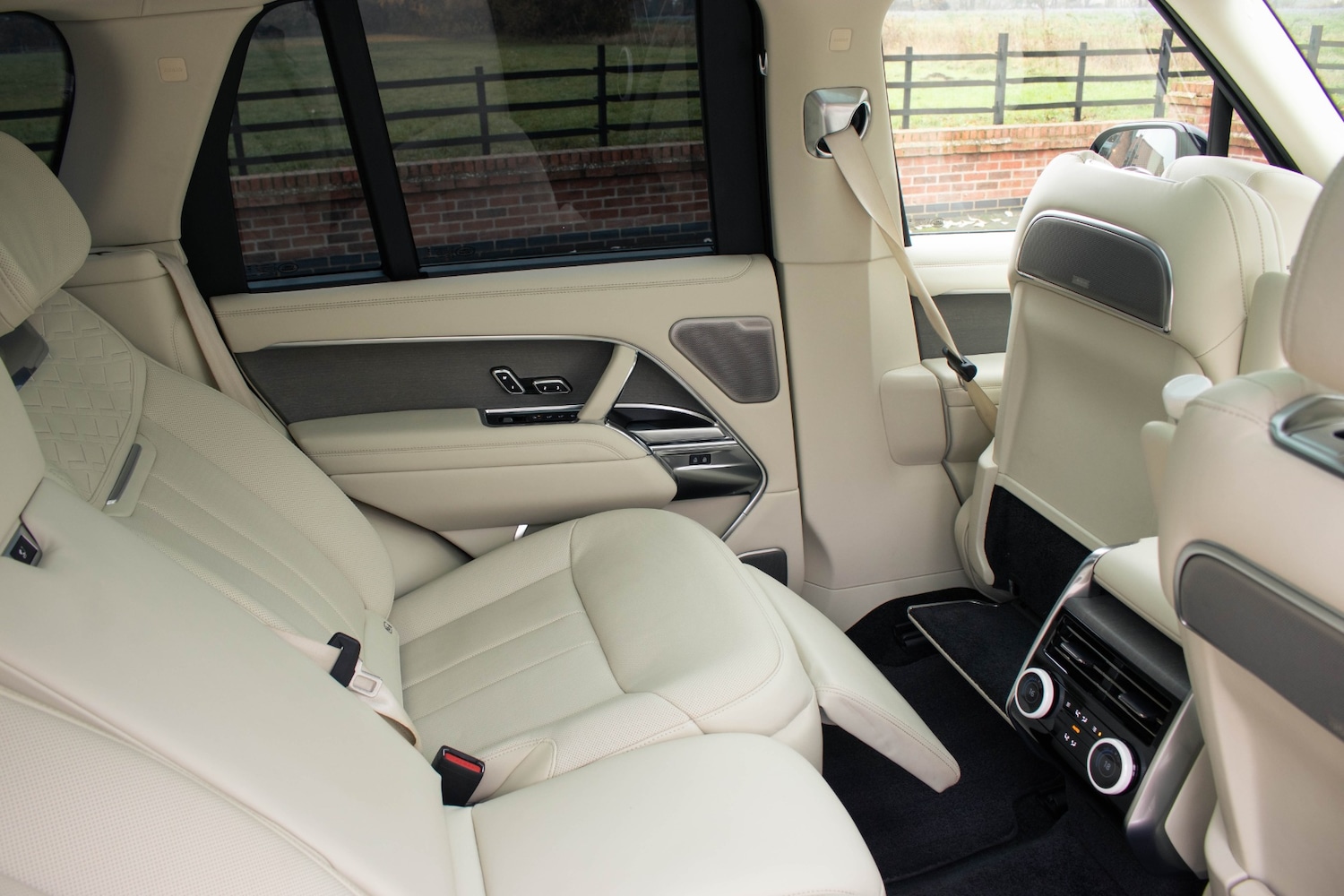 Used Land Rover Range Rover 2024 for sale - 76532530: Photo 14