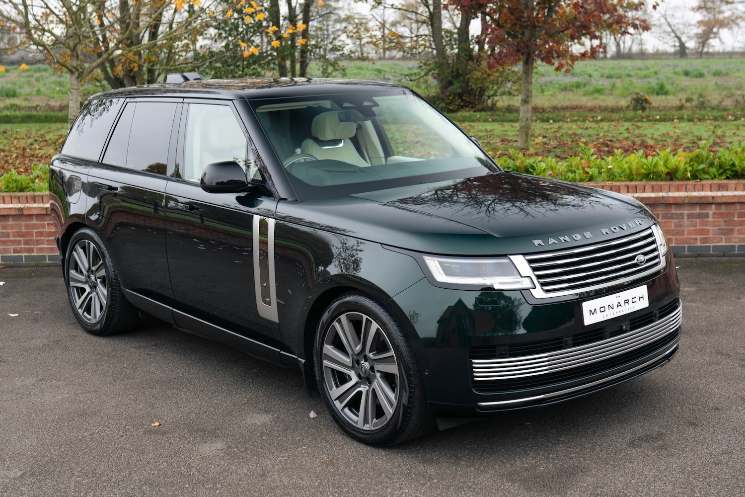 Used Land Rover Range Rover 2024 for sale - 76532530: Photo 2