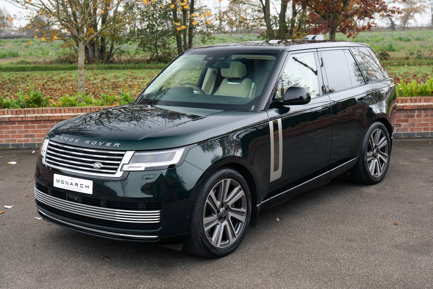 Used Land Rover Range Rover 2024 for sale - 76532530: Photo 3