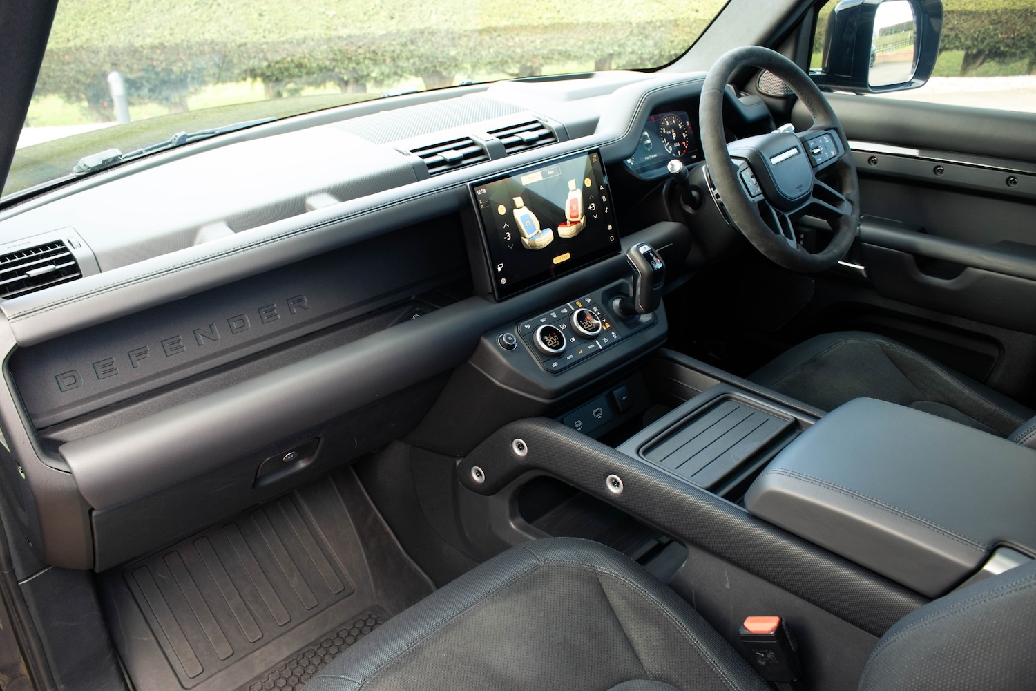 Used Land Rover Defender 2021 for sale - 77843050: Photo 19