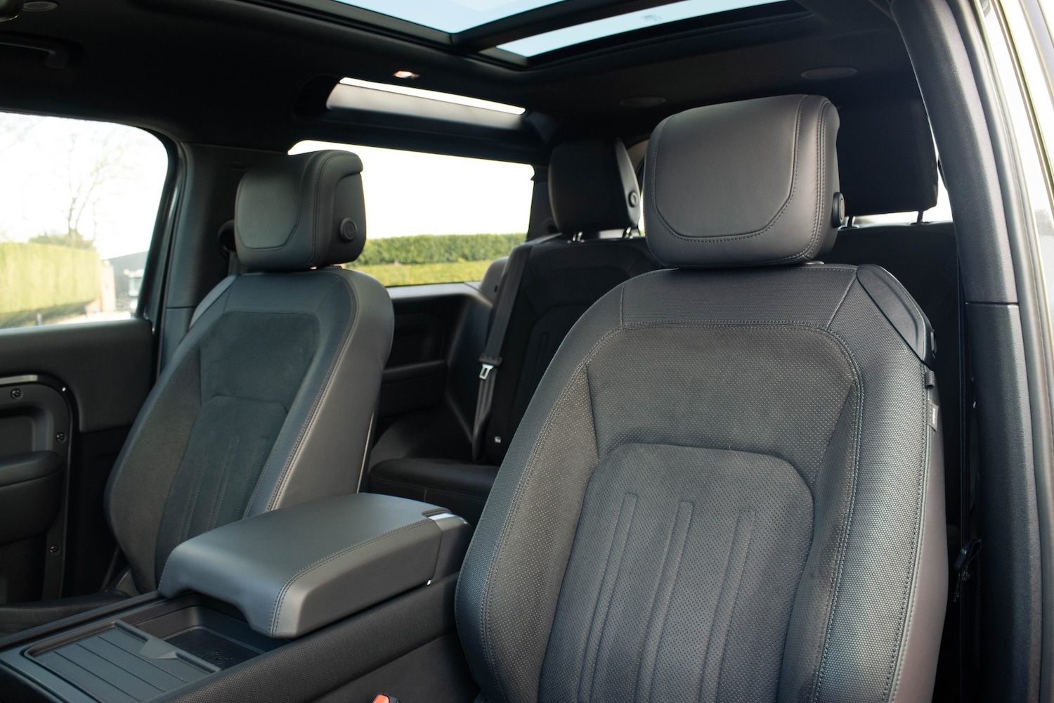 Used Land Rover Defender 2021 for sale - 77843050: Photo 21