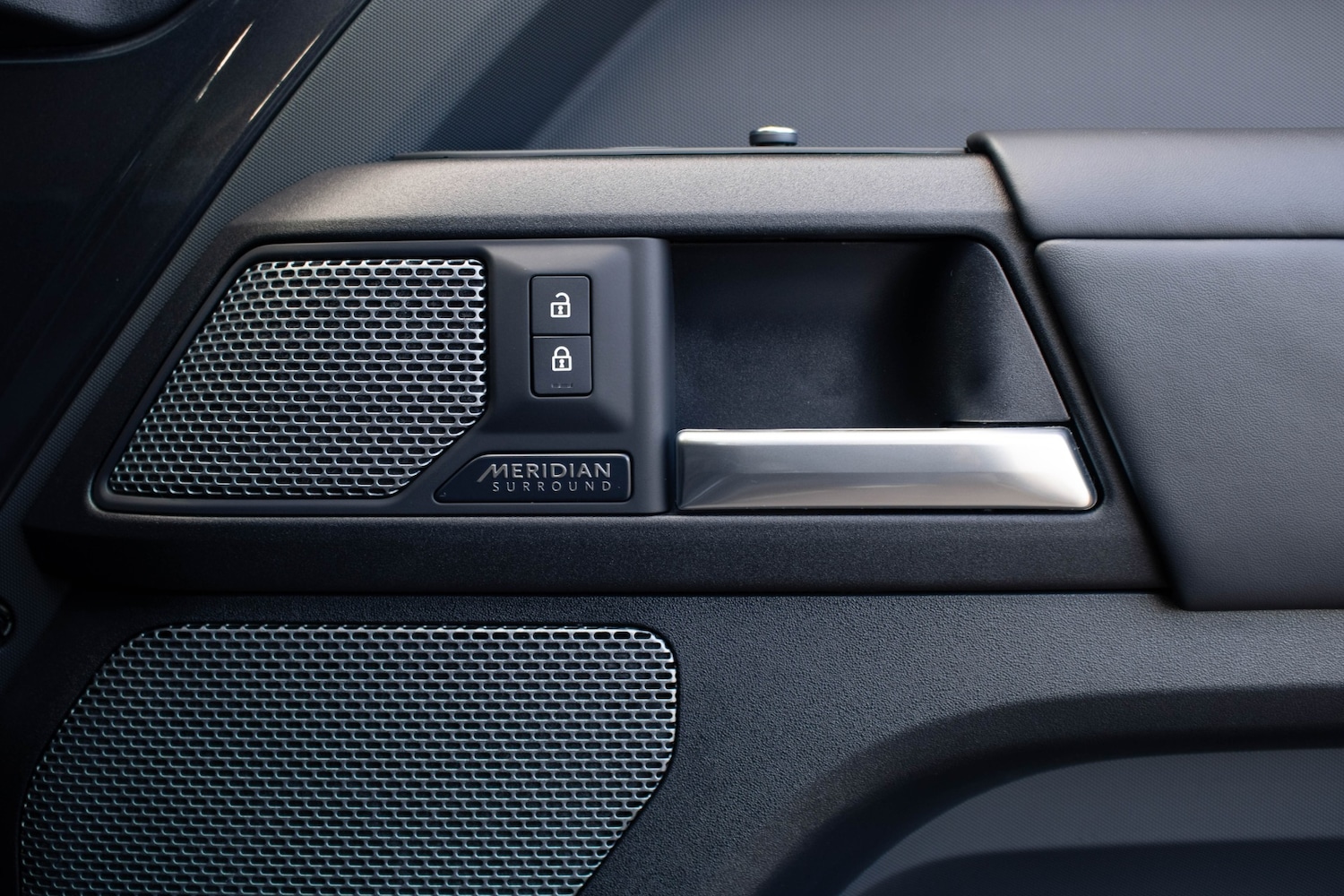 Used Land Rover Defender 2021 for sale - 77843050: Photo 24