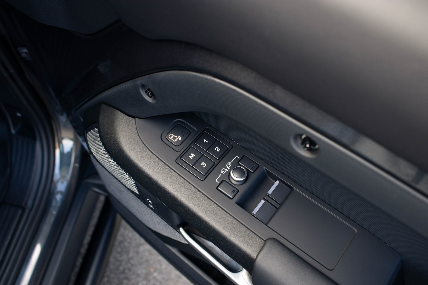 Used Land Rover Defender 2021 for sale - 77843050: Photo 26