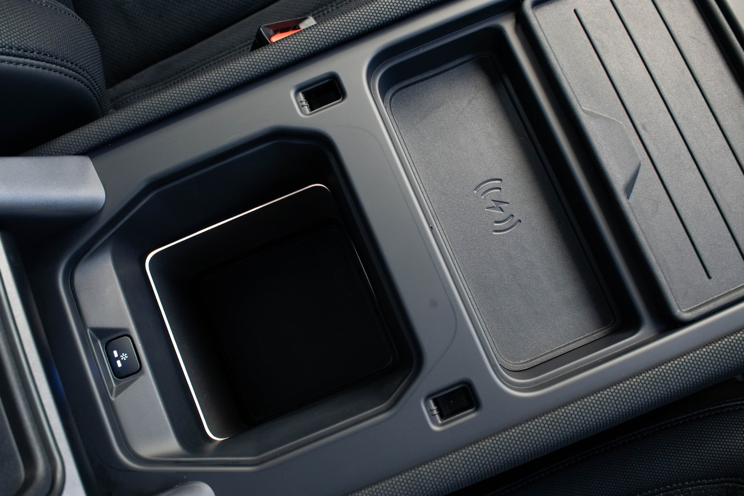 Used Land Rover Defender 2021 for sale - 77843050: Photo 29