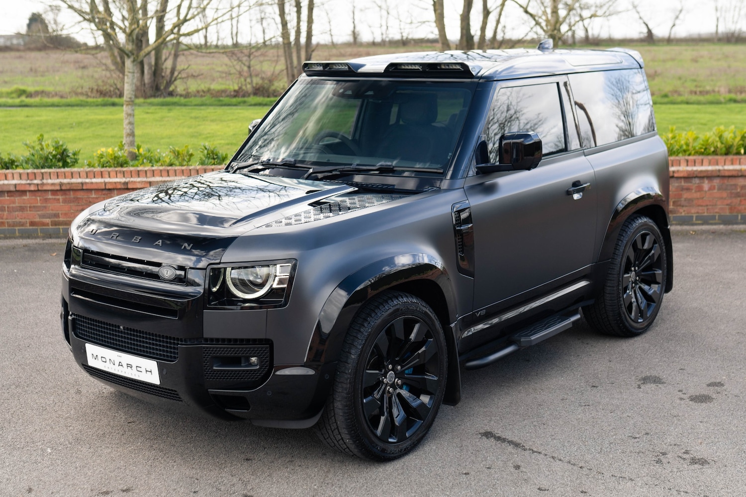 Used Land Rover Defender 2021 for sale - 77843050: Photo 3