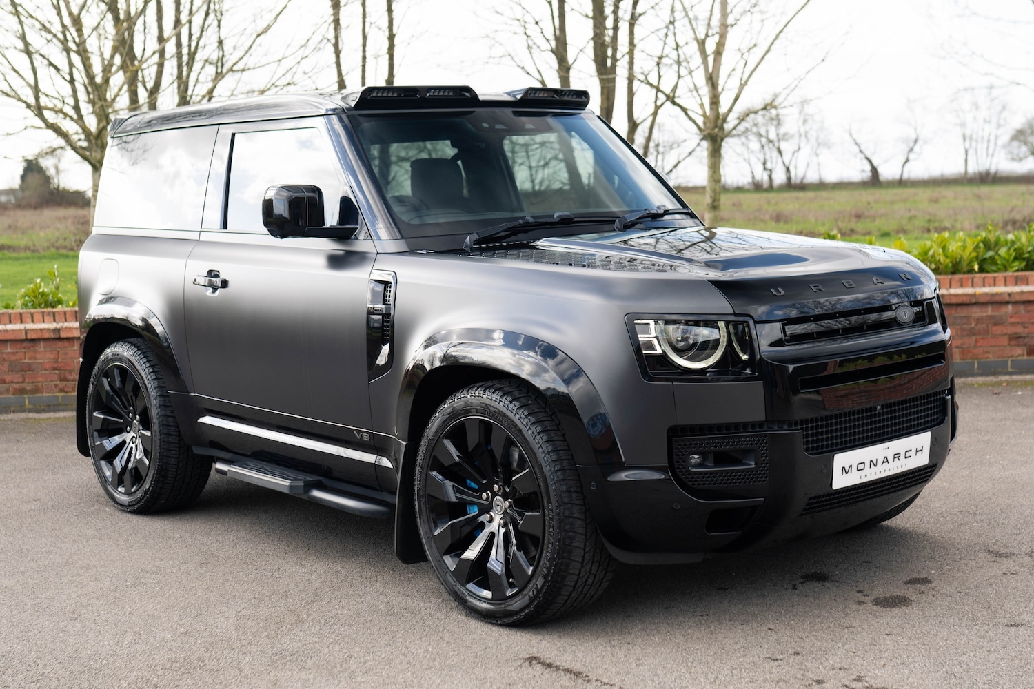 Used Land Rover Defender 2021 for sale - 77843050: Photo 4