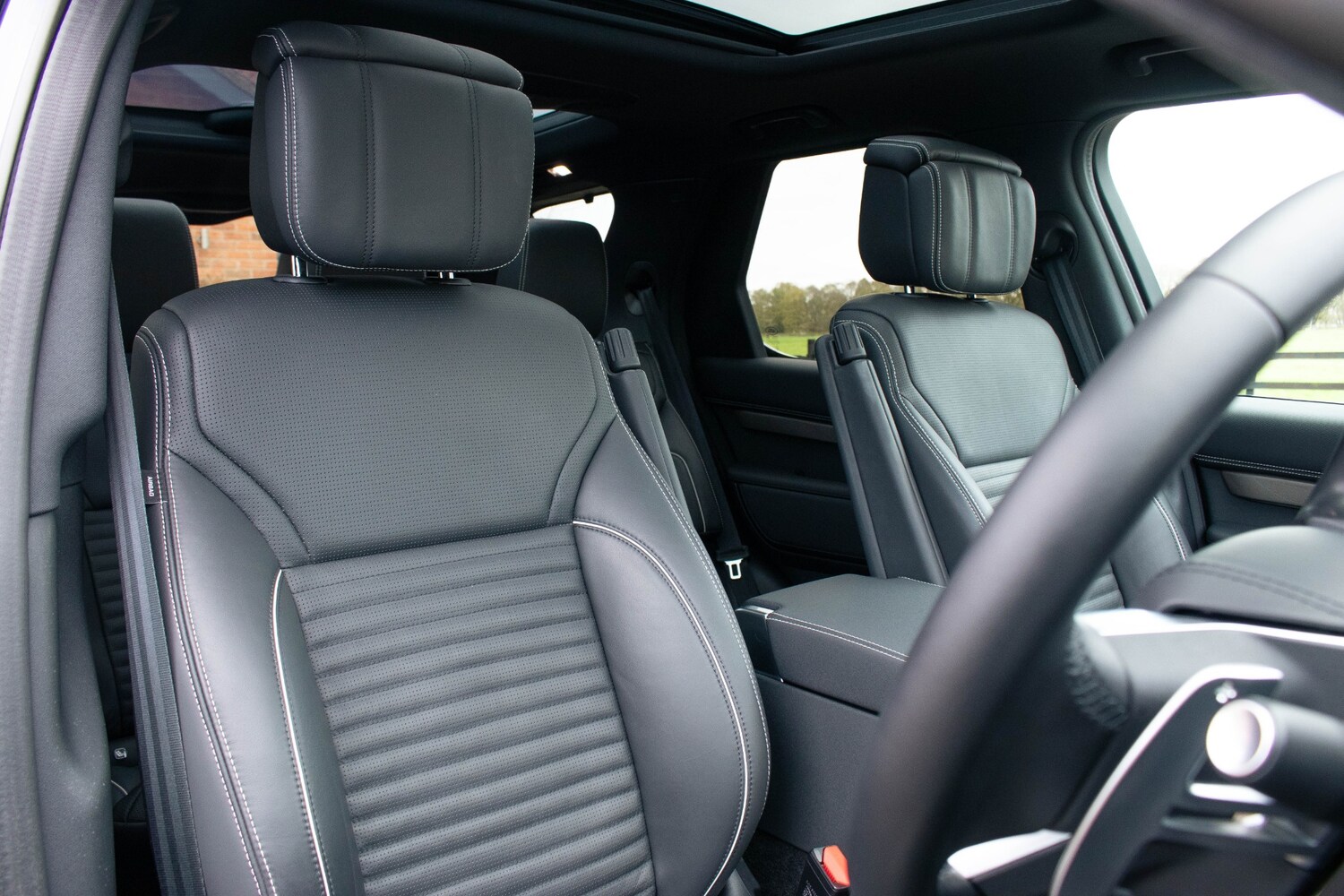 Used Land Rover Discovery 2023 for sale - 76627202: Photo 15