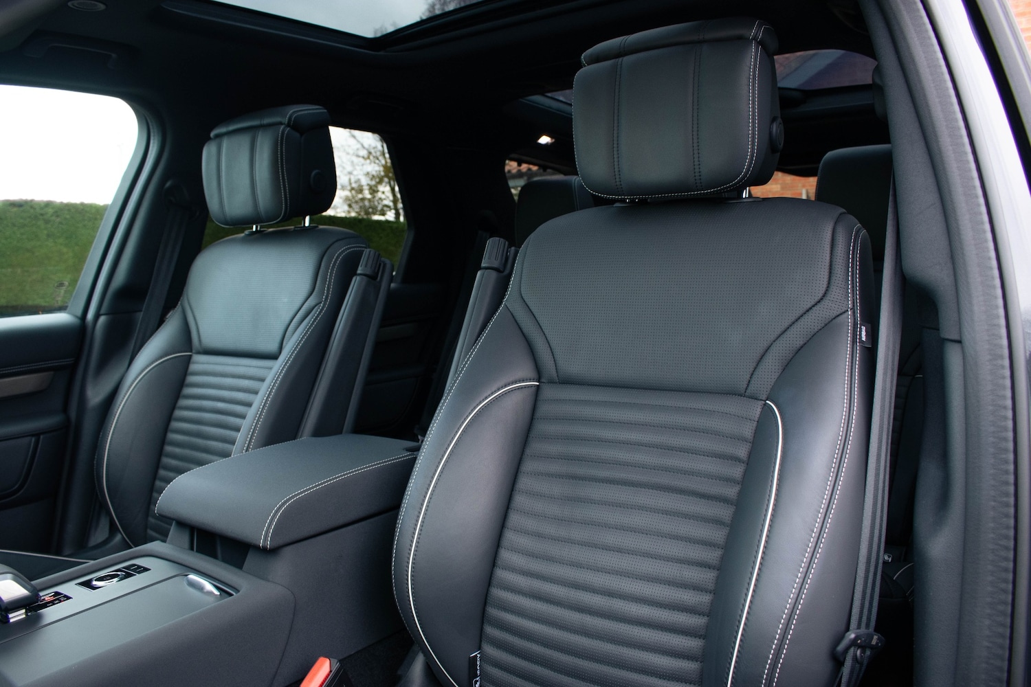 Used Land Rover Discovery 2023 for sale - 76627202: Photo 16