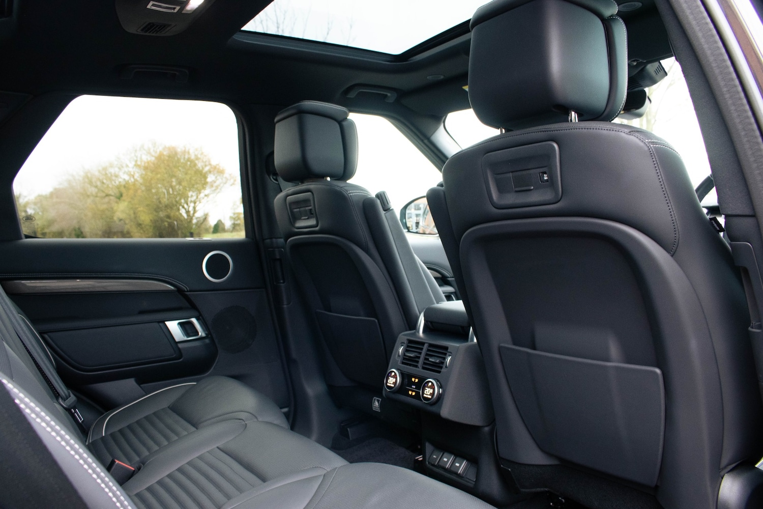 Used Land Rover Discovery 2023 for sale - 76627202: Photo 17