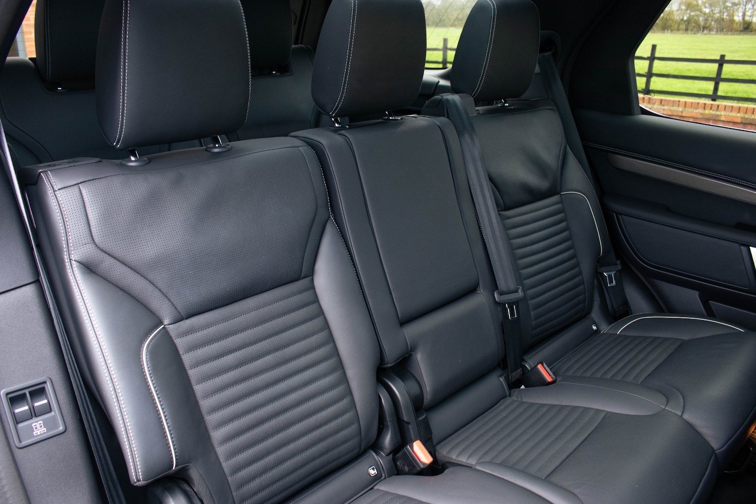 Used Land Rover Discovery 2023 for sale - 76627202: Photo 19