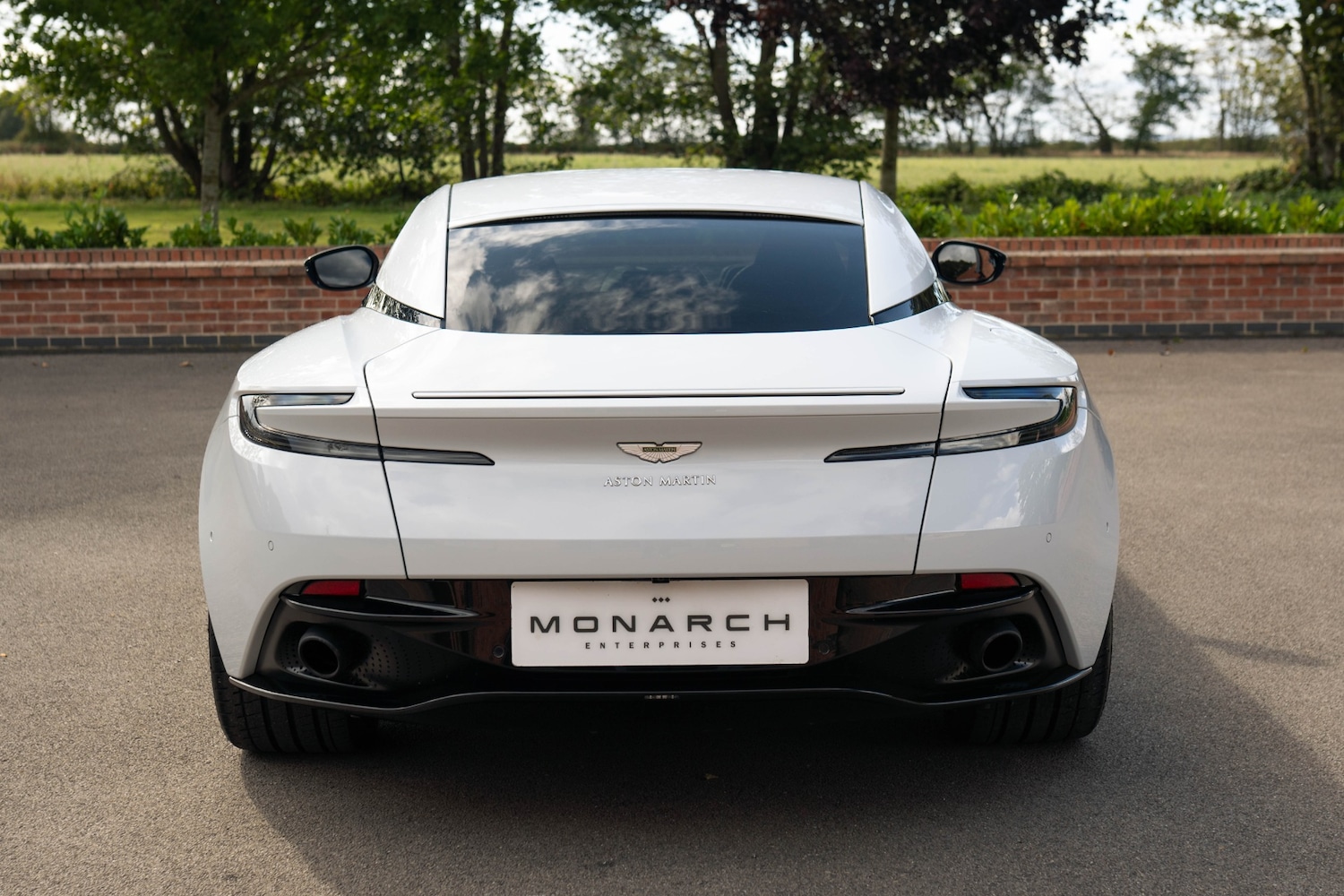 Used Aston Martin DB11 2020 for sale - 75955187: Photo 11