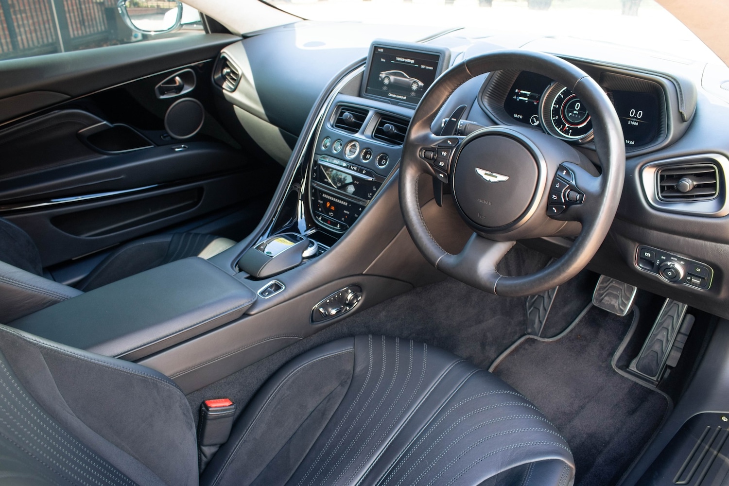 Used Aston Martin DB11 2020 for sale - 75955187: Photo 14